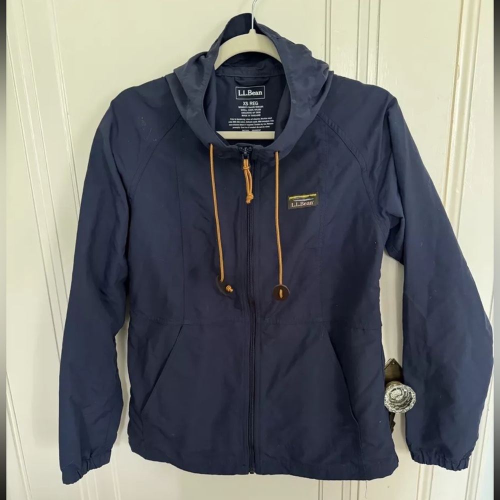 Women’s XS navy LL Bean mountain jacket